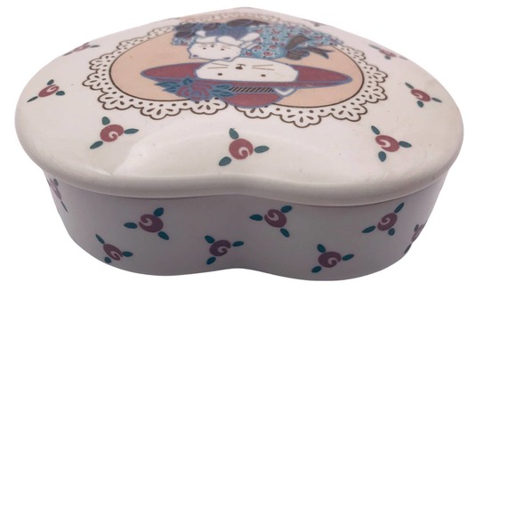 Heart Trinket Box Girl Cat wTeddy Graphic 4” Porcelain made in Japan Vintage - Picture 6 of 6